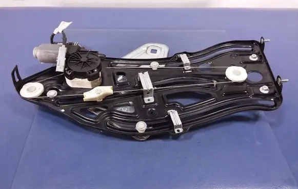 Peugeot 207 CC Rear door window regulator with motor 9680072380