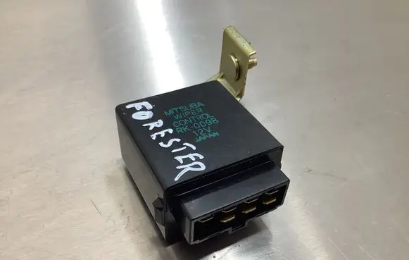 Subaru Forester SG Window wiper relay RK0098