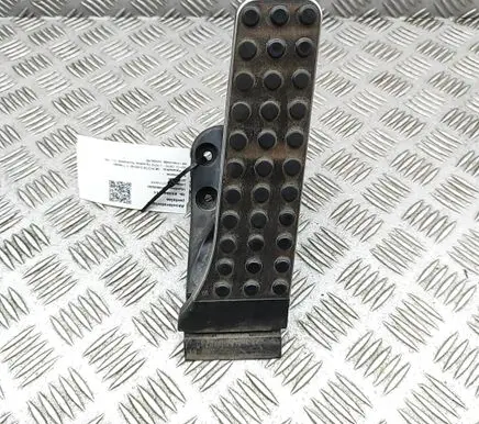 Mercedes-Benz E W213 Accelerator throttle pedal A2053000104