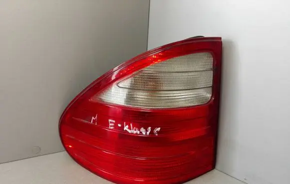 Mercedes-Benz E W210 Rear/tail lights 198201 643101