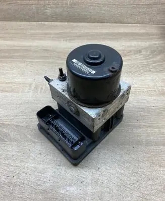 Volkswagen Golf V ABS Pump 1K0907379K 1K0614517H