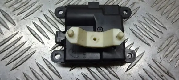 Nissan Primera A/C air flow flap actuator/motor 3C270-30840