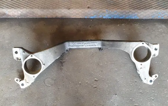 Volkswagen Touareg I Front subframe 7L6199207B