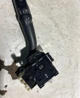 Toyota Auris 150 Indicator stalk 173650