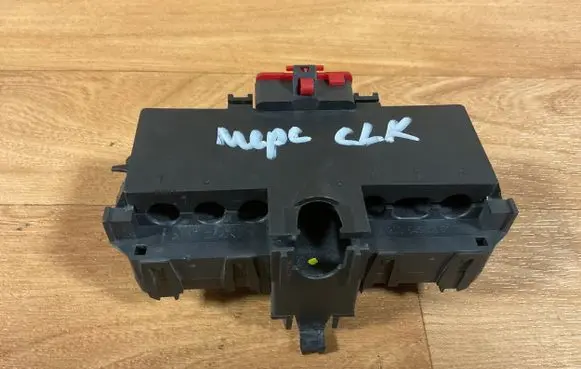 Mercedes-Benz C W203 Fuse box set A2035450301