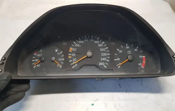 Mercedes-Benz E W210 Speedometer (instrument cluster) 2105409647 84570244