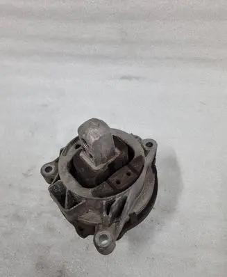 BMW 4 F36 Gran coupe Engine mount bracket 6799104 22116799104