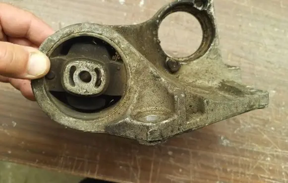 Peugeot 807 Driveshaft support bearing bracket 1484797080