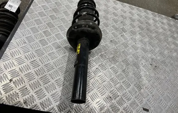 Opel Astra J Front shock absorber/damper 13368262