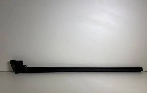 Ford Mustang VI Front door glass trim molding FR3B6321434AF