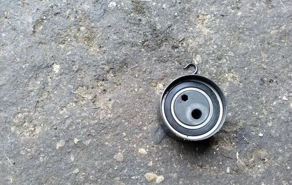 Opel Zafira B Timing belt/chain tensioner 