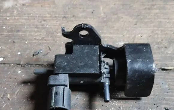 Honda CR-V Vacuum valve 1846004700