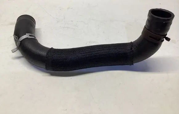 Toyota Avensis T270 Engine coolant pipe/hose