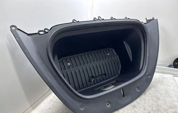 Tesla Model Y Front trunk storage compartment 149260600E 2023072 10360100