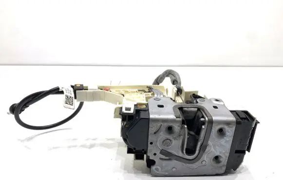 Mercedes-Benz Sprinter W907 W910 Front door lock A9077200300