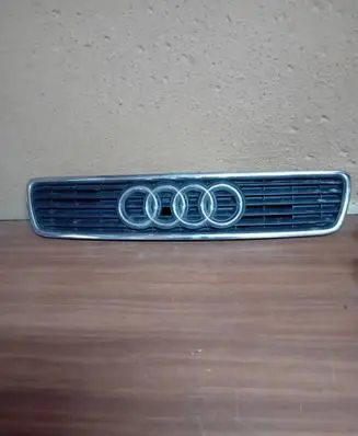 Audi A4 S4 B5 8D Front grill 8D0853651H