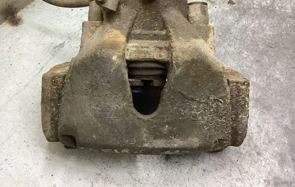 Opel Zafira B Front brake caliper