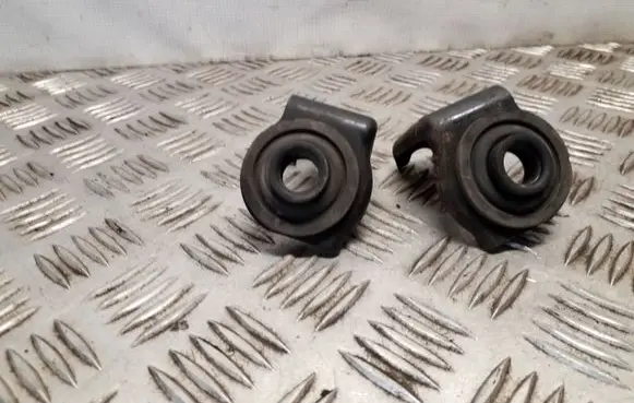 Suzuki Grand Vitara II Radiator mount bracket
