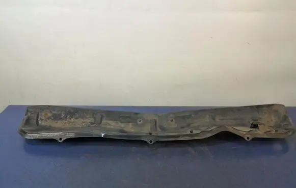 Suzuki Swift I Wiper trim