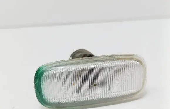 Audi A4 S4 B5 8D Front fender indicator light 