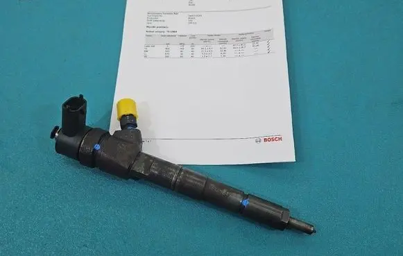 Opel Vectra C Fuel injector 0445110243 IMPRK1512564
