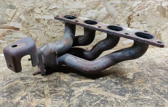 Nissan X-Trail T31 Exhaust manifold