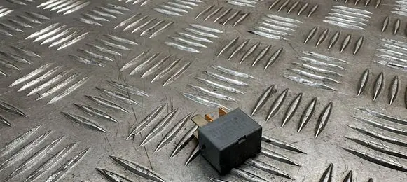 Toyota RAV 4 (XA40) Other relay 9098702028