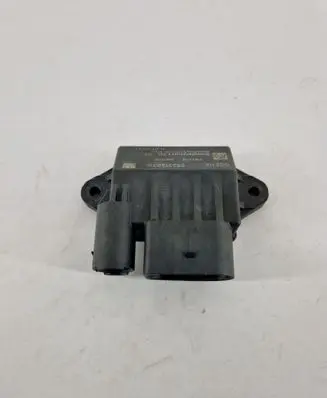 Mercedes-Benz R W251 Glow plug pre-heat relay 0522140710