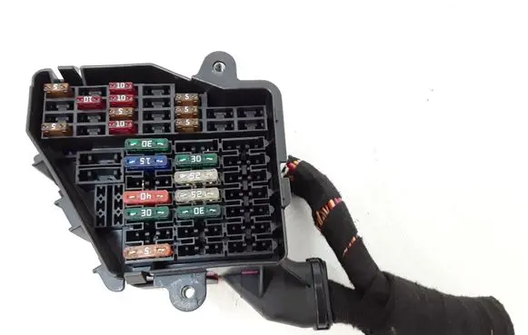 Audi A6 S6 C6 4F Fuse module