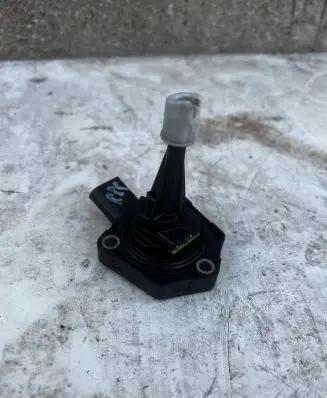 Audi A4 S4 B8 8K Oil level sensor 42056010 01368005