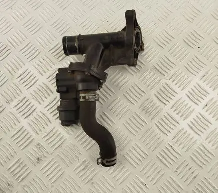Nissan X-Trail T32 Thermostat/thermostat housing 110600686R
