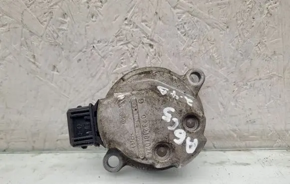 Audi A6 S6 C5 4B Camshaft position sensor 058905161B