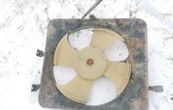 Honda CR-V Radiator cooling fan shroud
