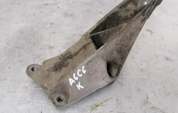 Audi A6 S6 C6 4F Engine mounting bracket 4F0199307R