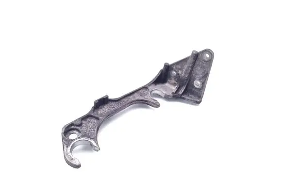 Mercedes-Benz E W212 Air filter cleaner box bracket assembly A6510940127