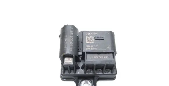 Mercedes-Benz Sprinter W906 Glow plug pre-heat relay A6519000900 0522120204