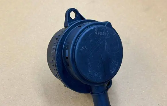 Volkswagen Touareg II Oil breather separator 057103495L