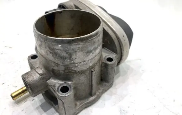 Renault Megane III Engine shut-off valve 8200190230