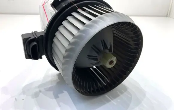 Toyota Yaris Heater fan/blower AV1370