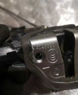 Toyota RAV 4 (XA30) Front door lock 7A1614 A046693