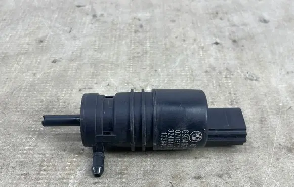 BMW 5 F10 F11 Windscreen/windshield washer pump 6934160