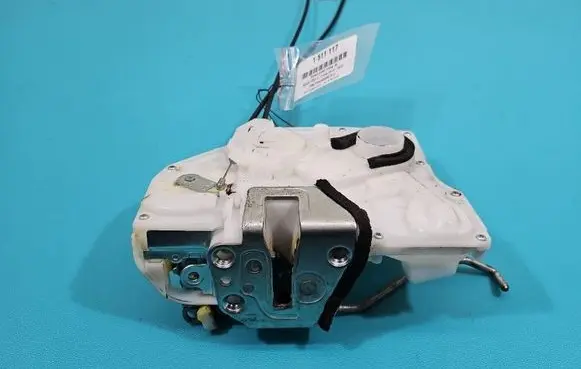 Suzuki SX4 S-Cross Front door lock 82201-61MA2 IMPRK1511117