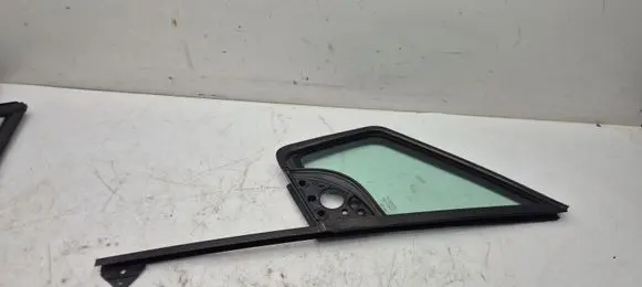 Peugeot Partner Front door vent window glass four-door 9201N0