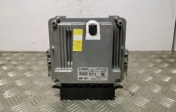 Hyundai Tucson TL Engine control unit/module 0281031577