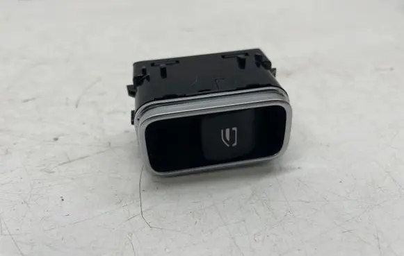 Mercedes-Benz CLA C118 X118 Electric window control switch A1679050201
