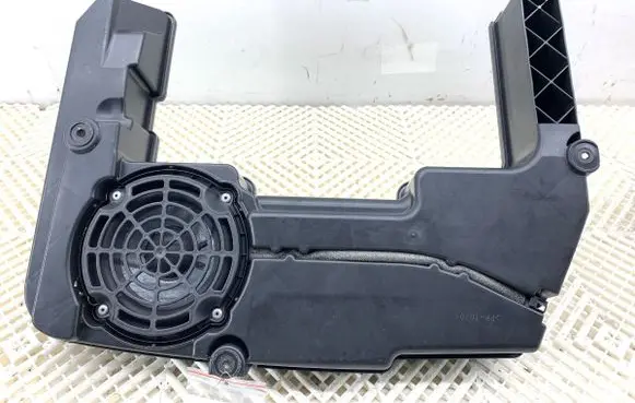 Audi A4 S4 B8 8K Subwoofer speaker 8K9035382A