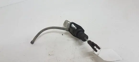 Opel Zafira B Clutch master cylinder 90581565