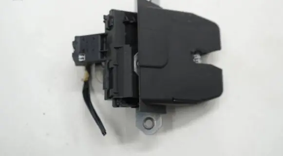 Ford Mondeo MK IV Tailgate/trunk/boot lock/catch/latch 8M51R442A66CBACR 8M51R442A66CB