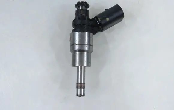 Seat Altea Fuel injector 06F906036