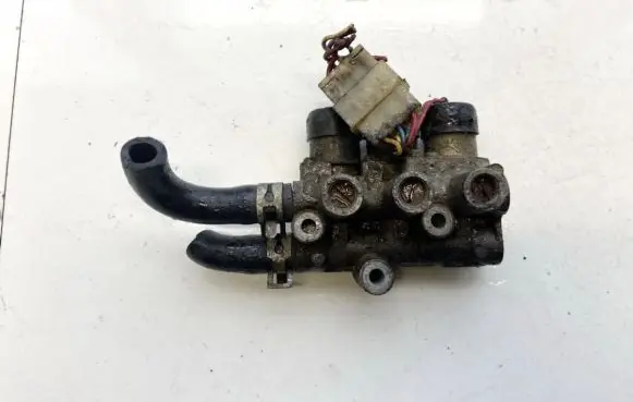 Mazda 626 Idle control valve (regulator) k5t46071